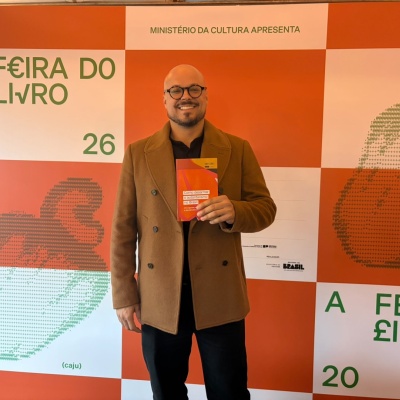 Professor Lucas Petroni